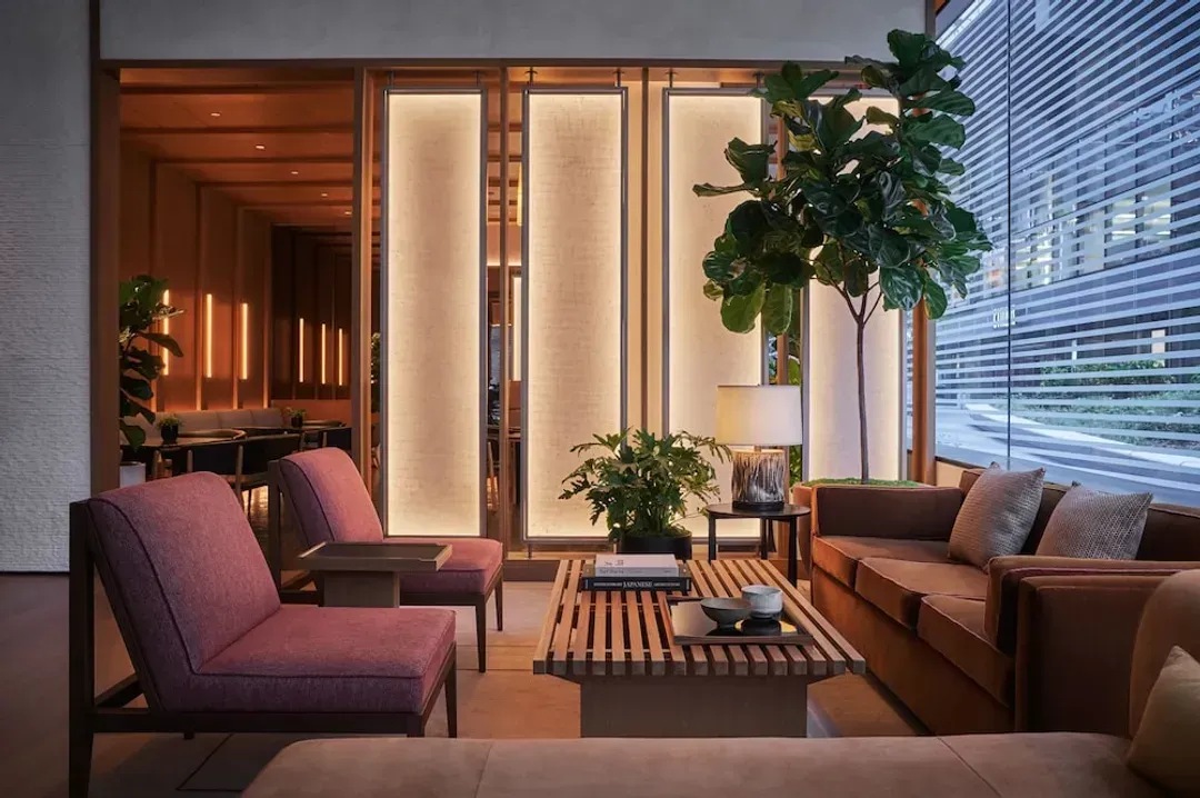 Lobby lounge