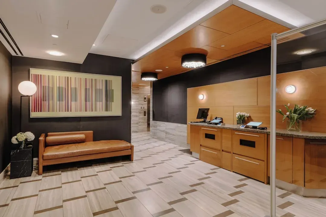 Lobby lounge