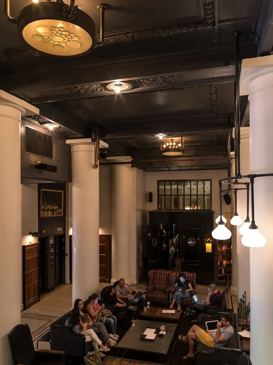 Lobby lounge