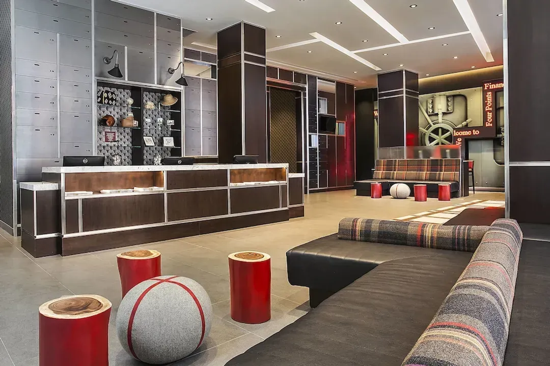 Lobby lounge