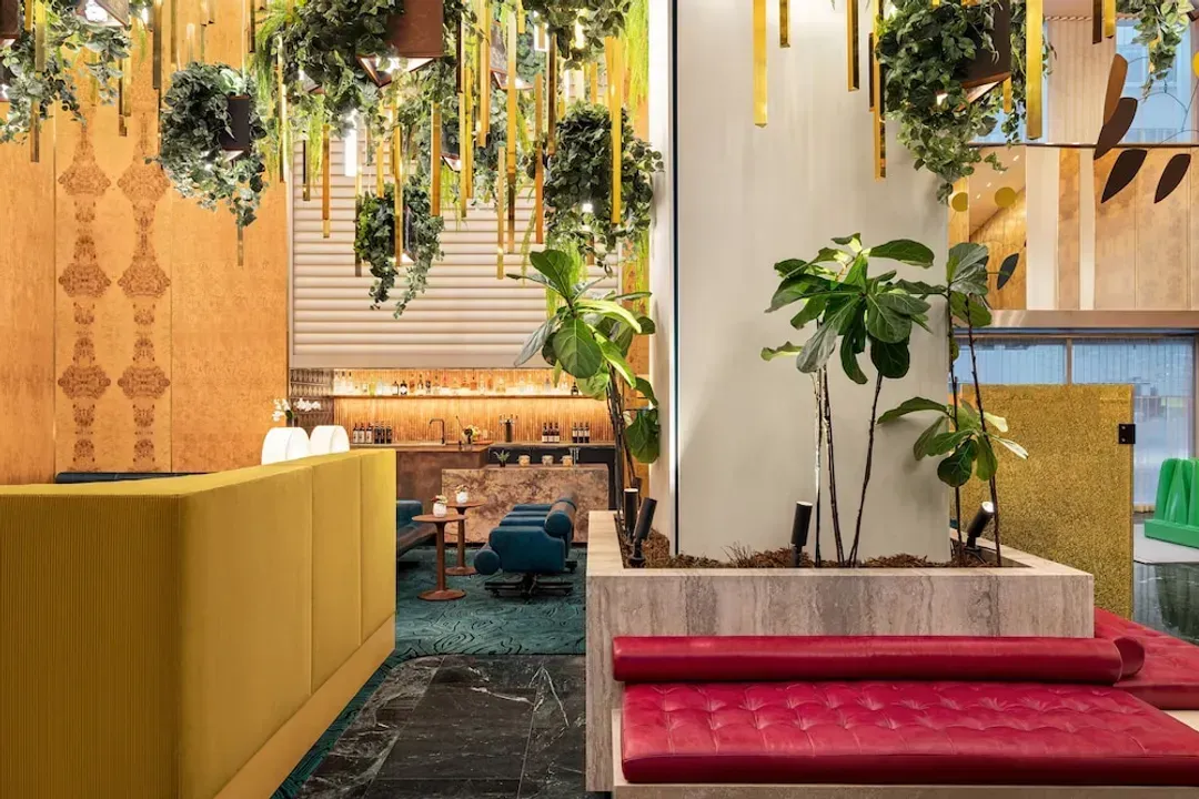 Lobby lounge