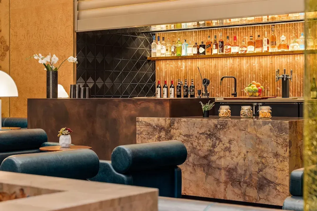 Lobby lounge