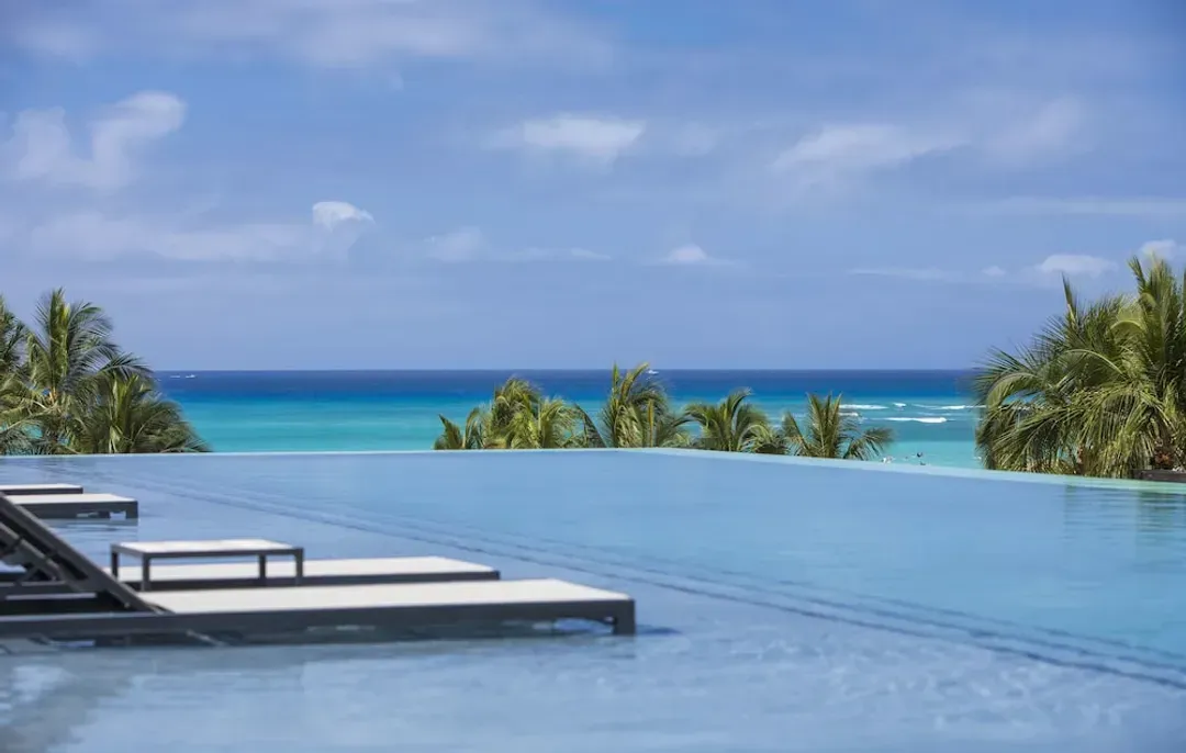 Infinity pool