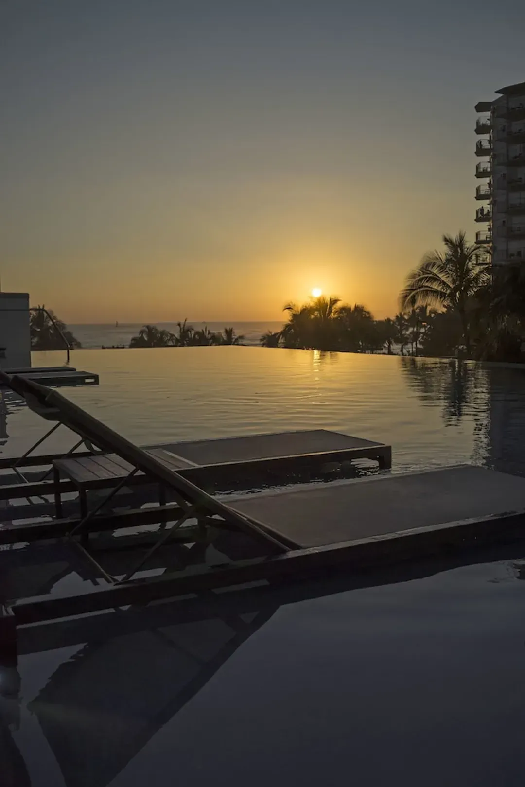 Infinity pool