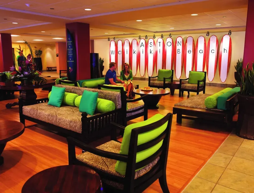 Lobby lounge