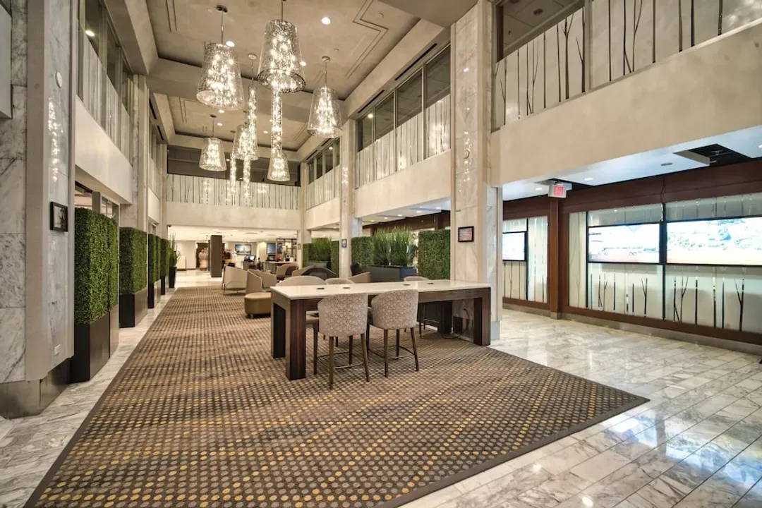 安大略省-多倫多市中心假日飯店 - IHG 旗下飯店