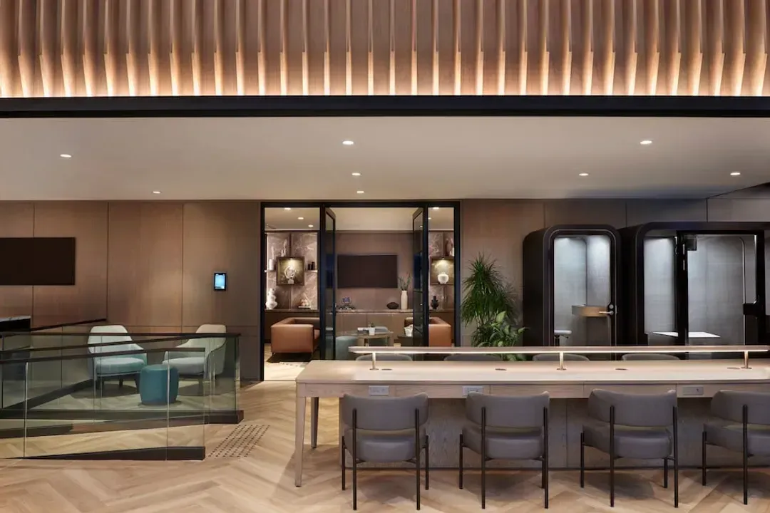 Lobby lounge