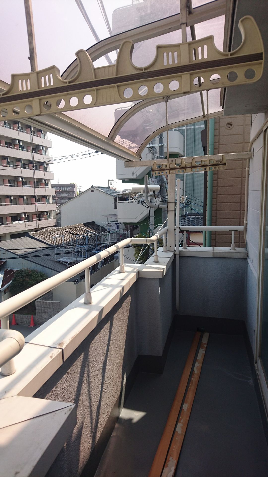 Happy Osaka House / 3-minute walk from the subway station/9-minute ride to Shinsaibashi & Namba