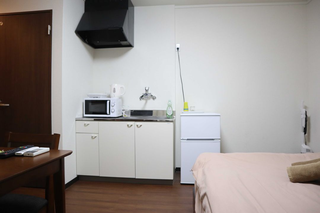 Happy Osaka House / 3-minute walk from the subway station/9-minute ride to Shinsaibashi & Namba