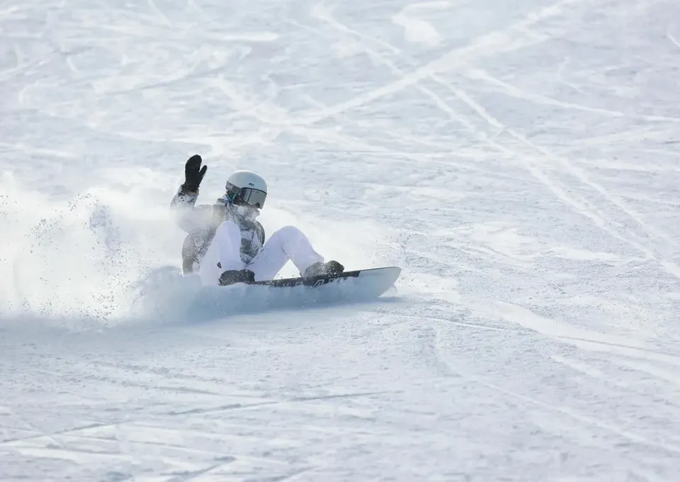 昆池岩滑雪度假村