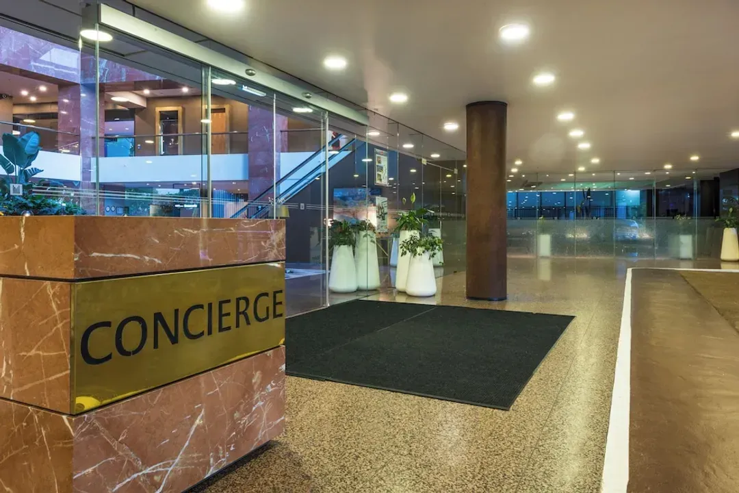 Lobby lounge