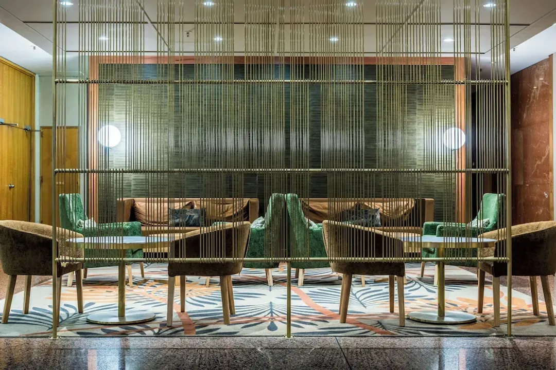 Lobby lounge