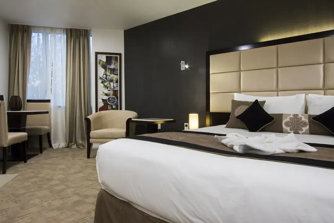 Auckland District-VR Queen Street - Hotel & Suites