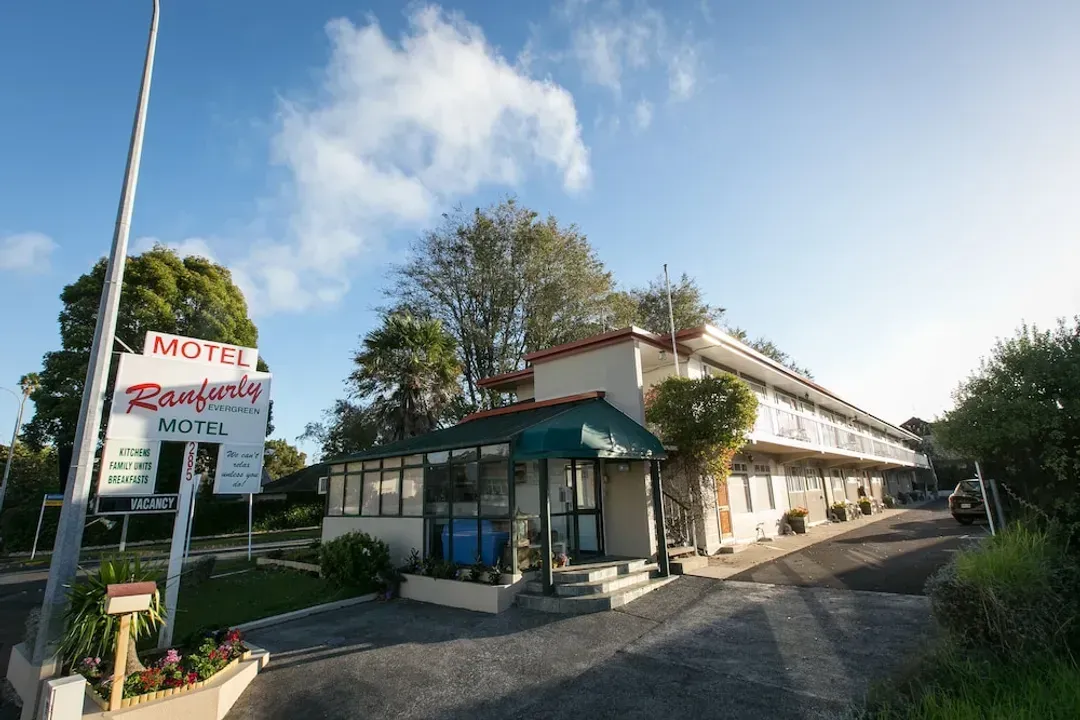 Auckland District-Ranfurly Evergreen Motel