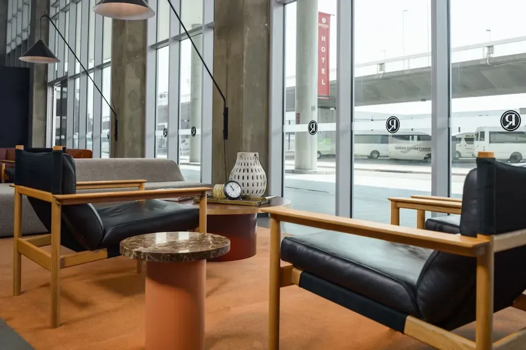 Lobby lounge