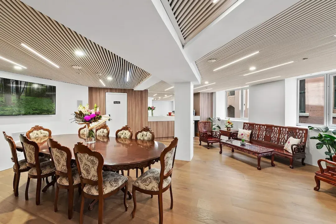 Lobby lounge
