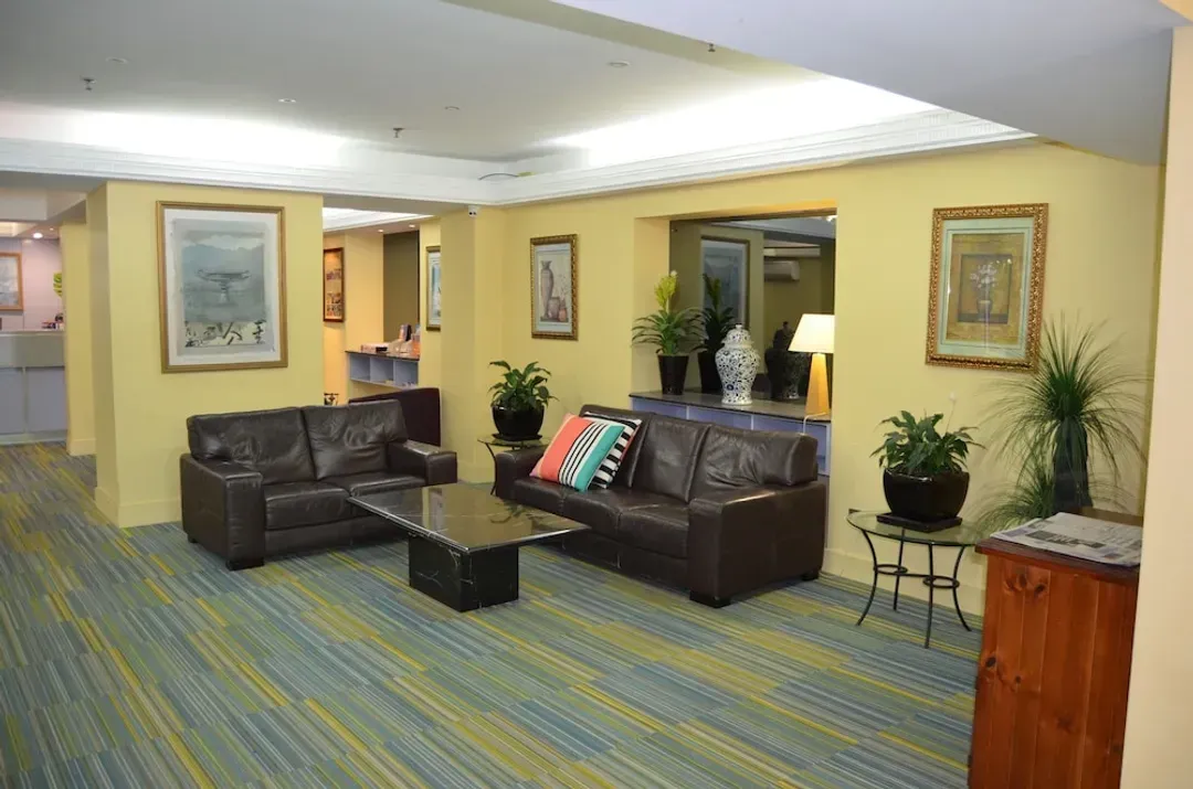 Lobby lounge