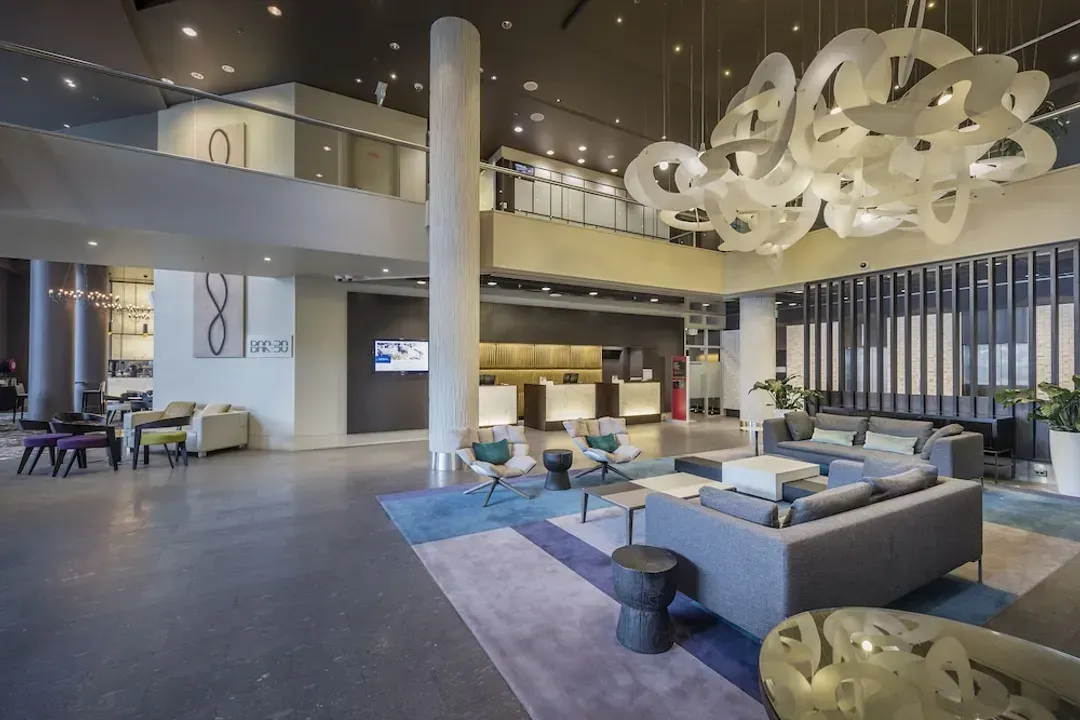 Lobby lounge