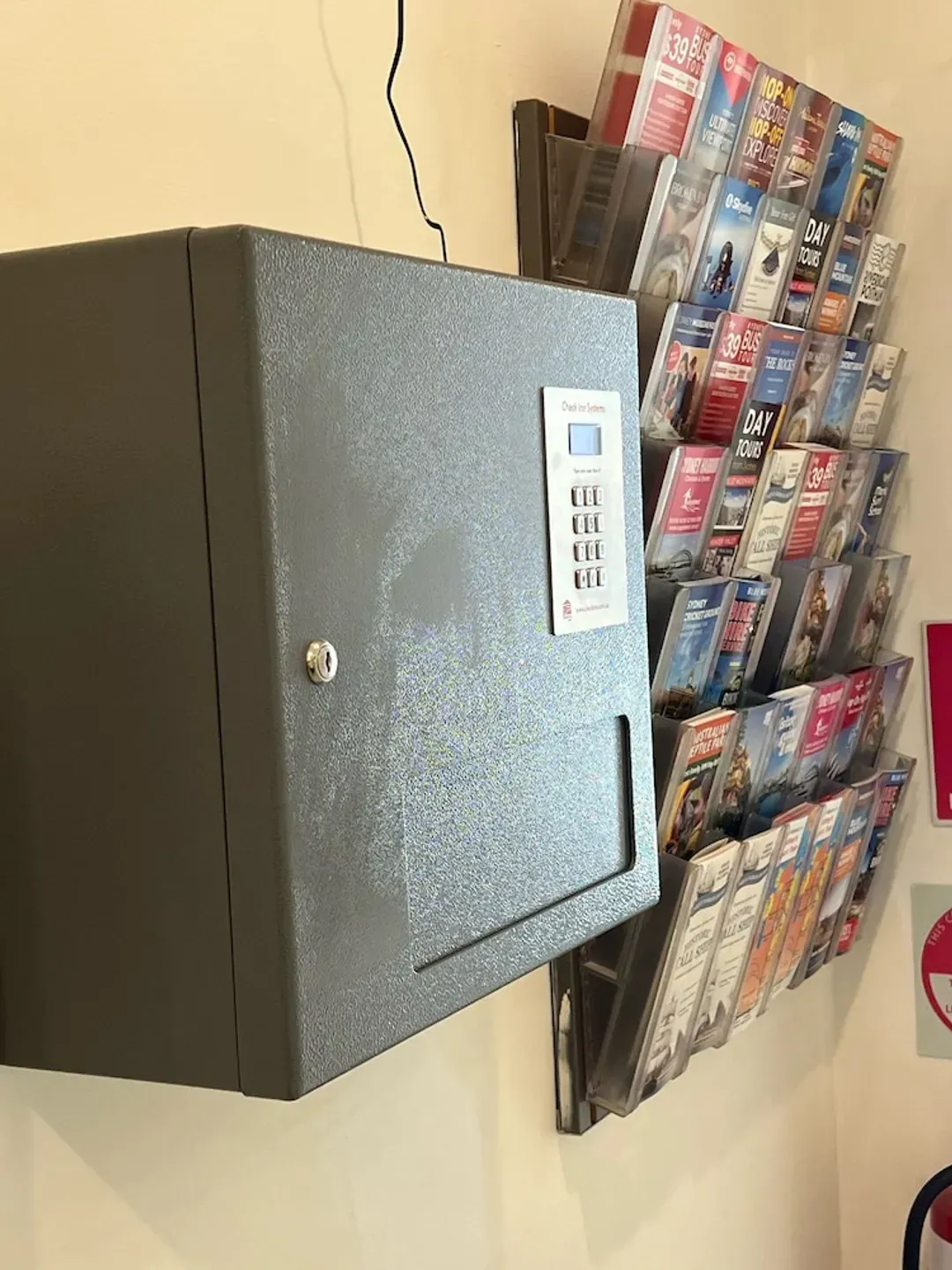 Check-in/check-out kiosk