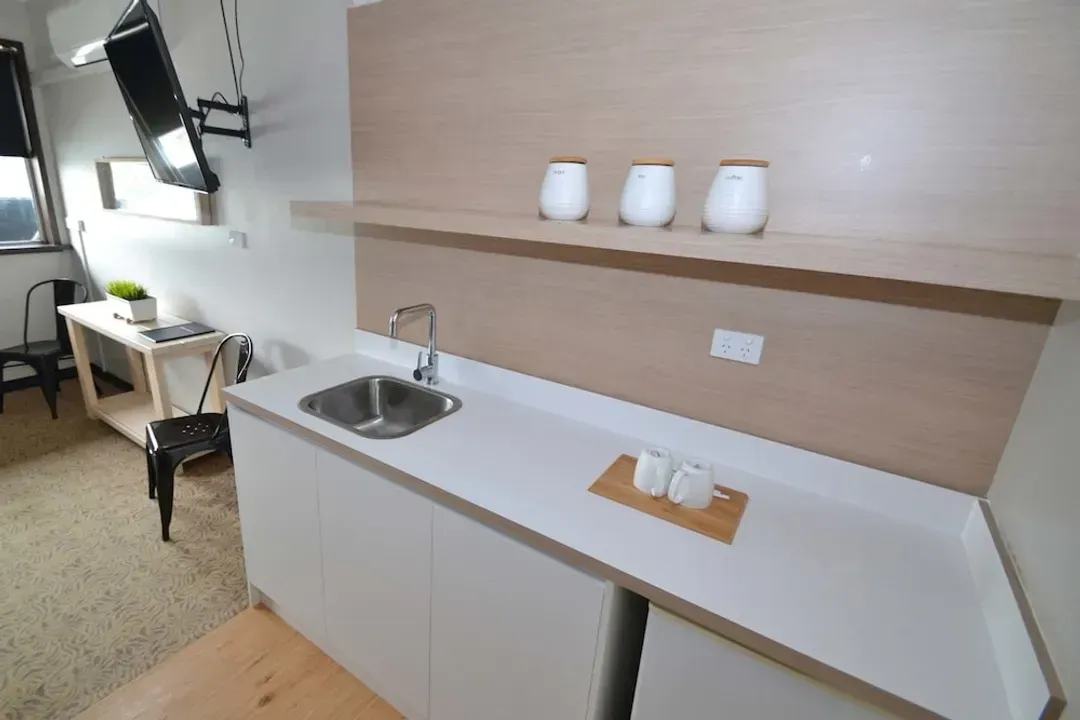Mini-refrigerator