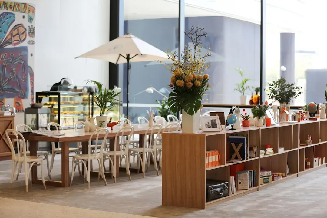 Lobby lounge