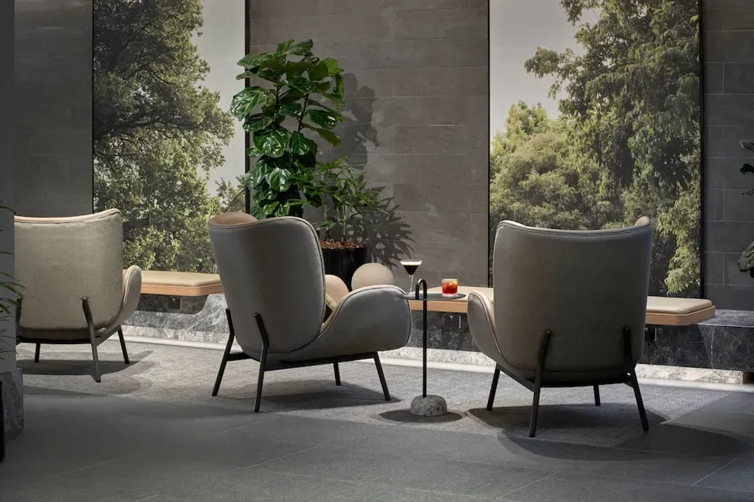 Lobby lounge