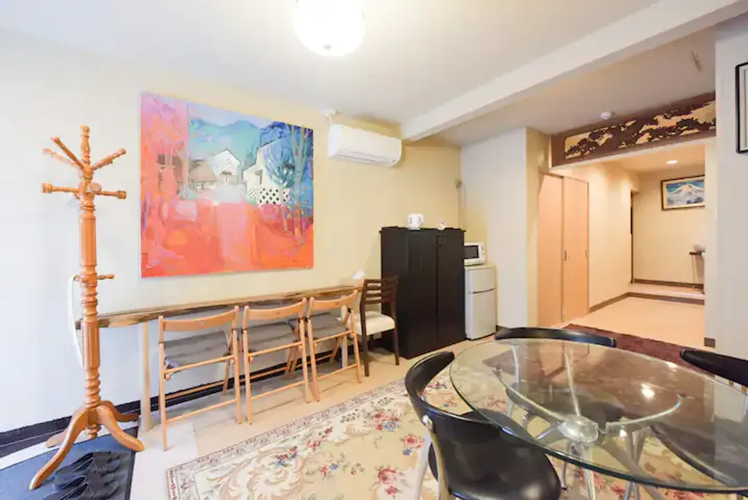 兩層包棟旅居｜4-9人/2衛1浴/附設閣樓/代代木站步行5分/近明治神宮&新宿御苑