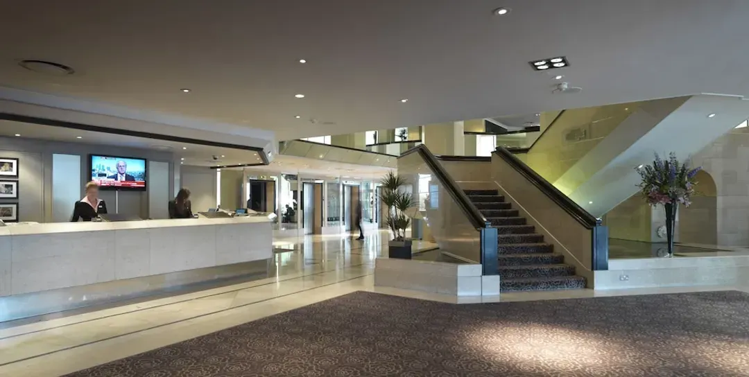 Lobby lounge