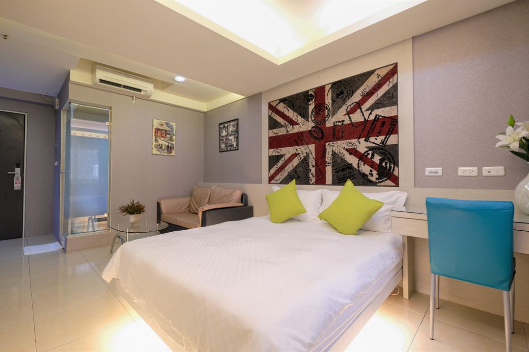 LJ Hotel