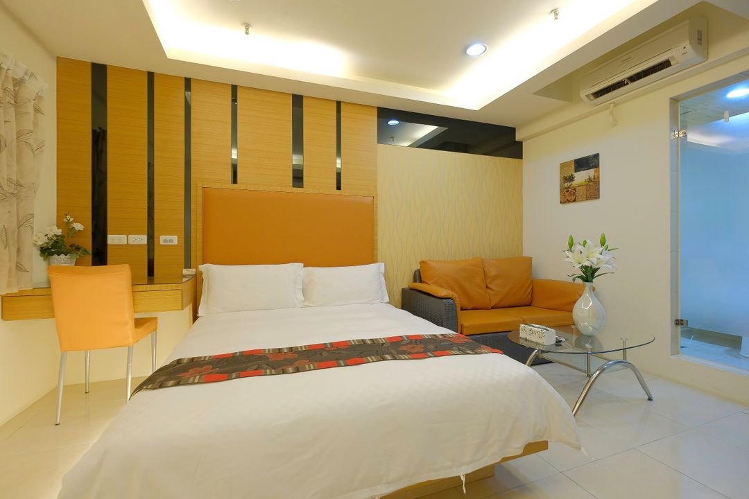 LJ Hotel