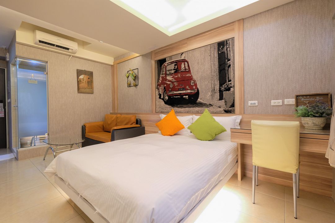 LJ Hotel