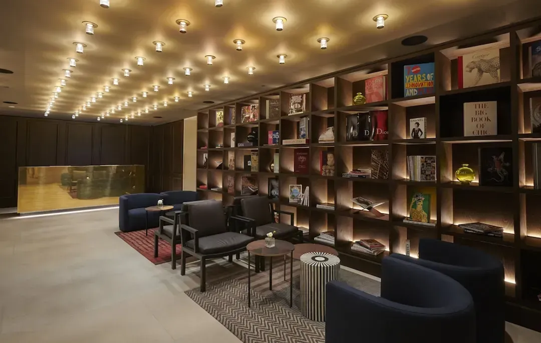 Concierge desk