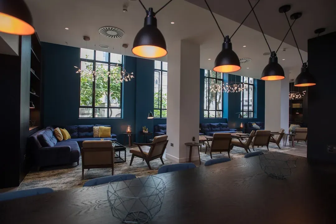 Lobby lounge