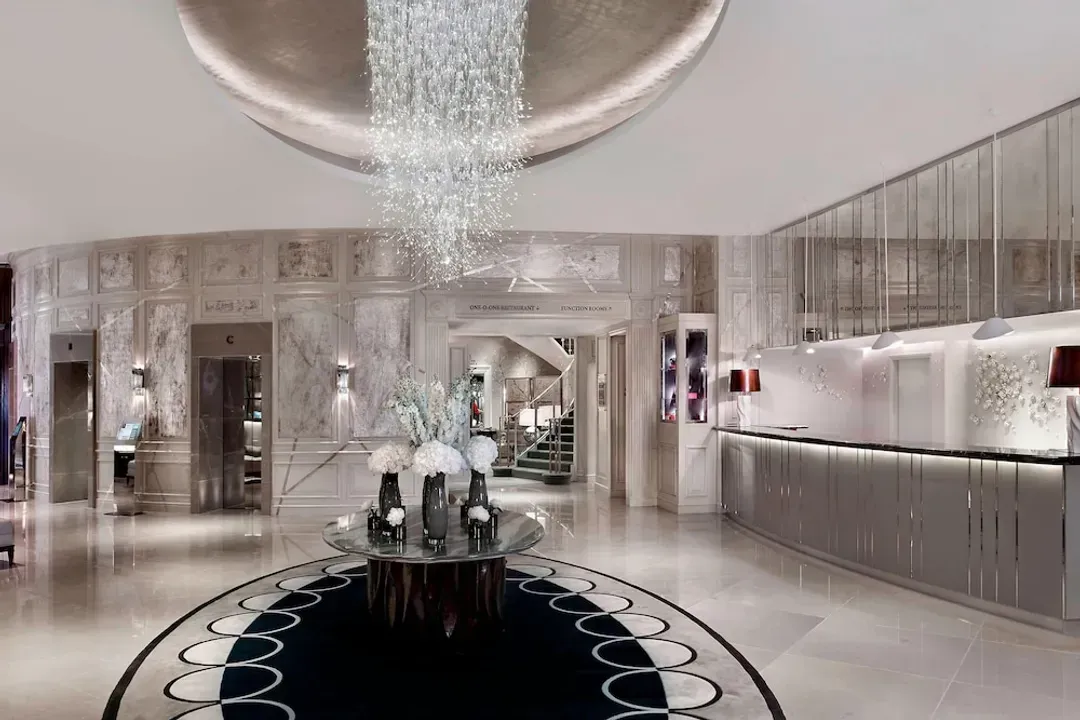 Lobby lounge