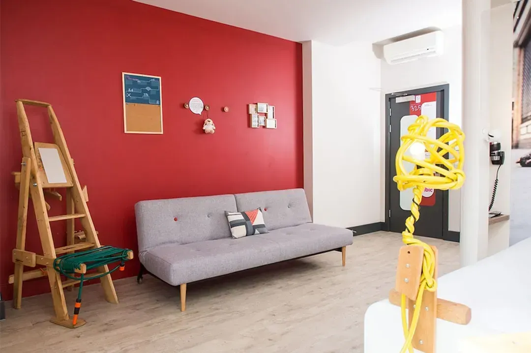 Lobby lounge