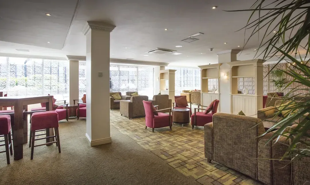 Lobby lounge
