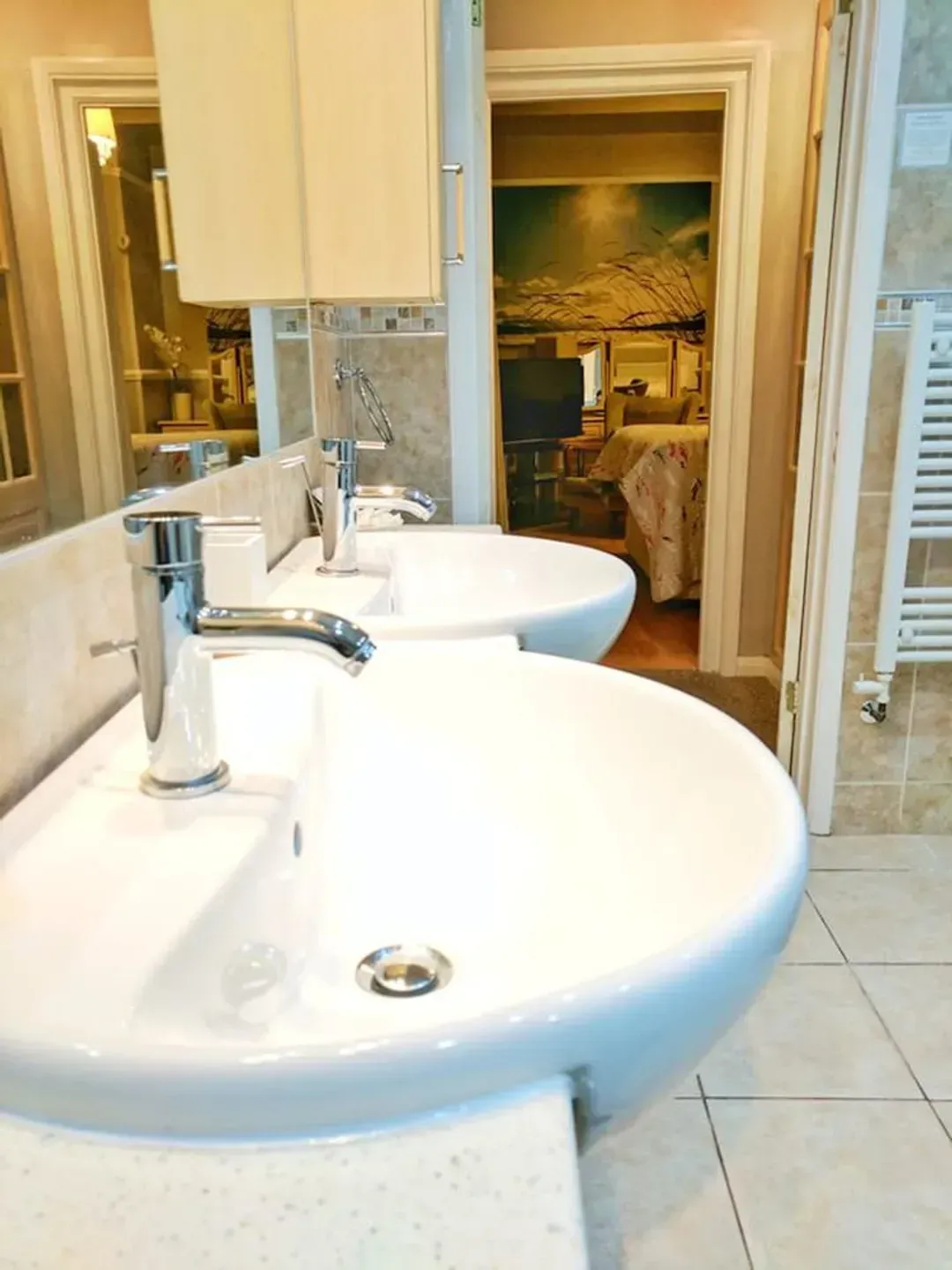 Bathroom sink