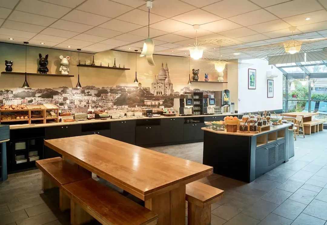 Breakfast area