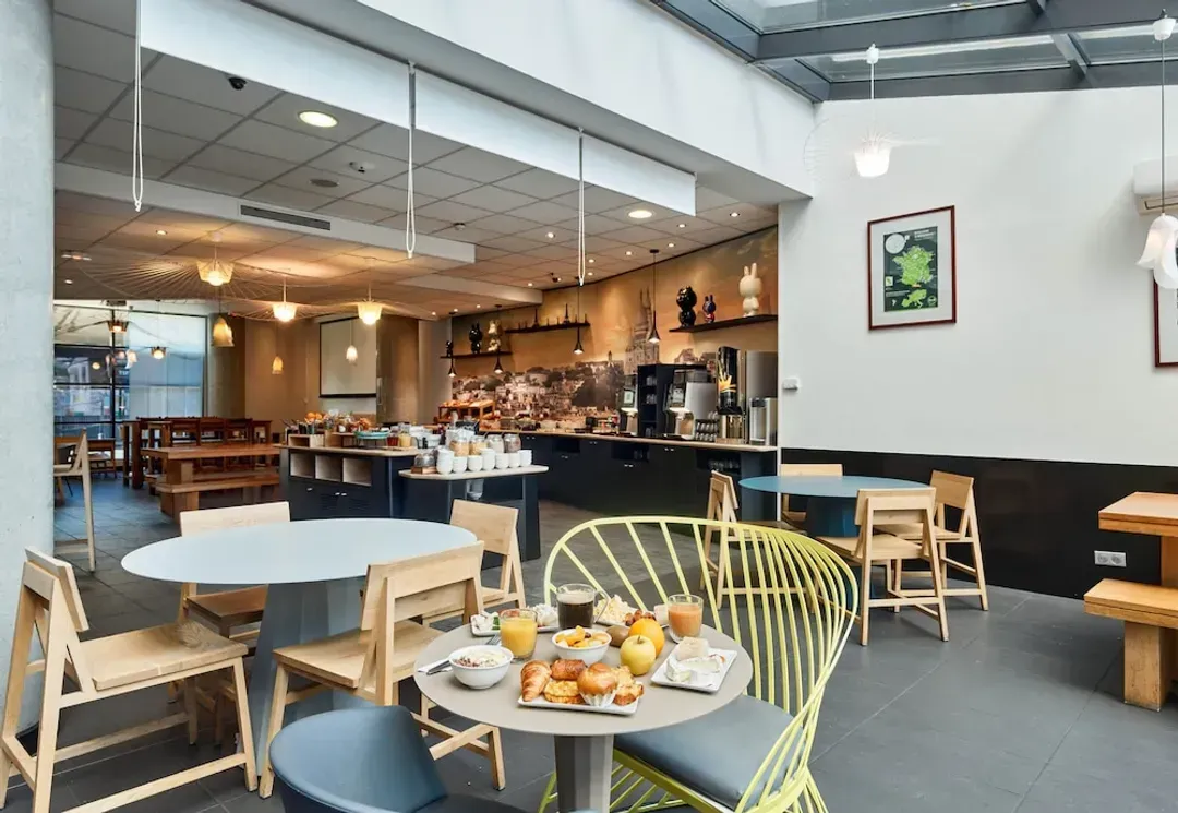 Breakfast area