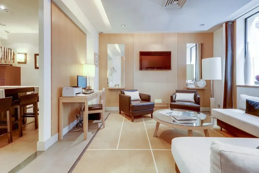 Lobby lounge
