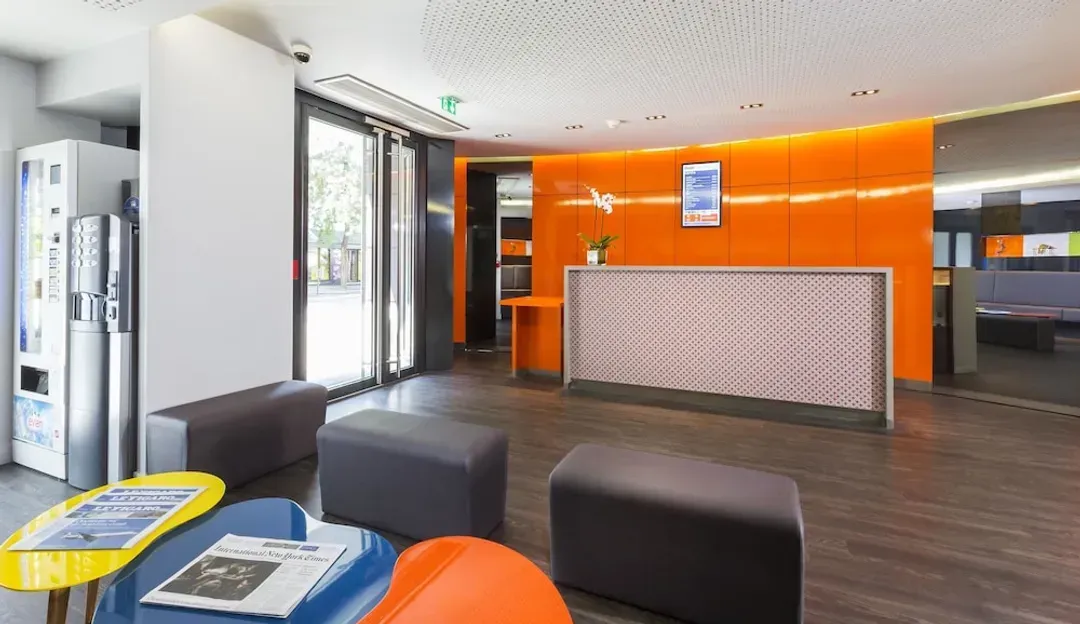 Check-in/check-out kiosk