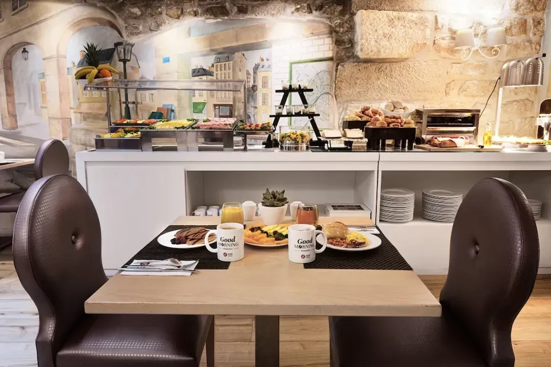 Breakfast area