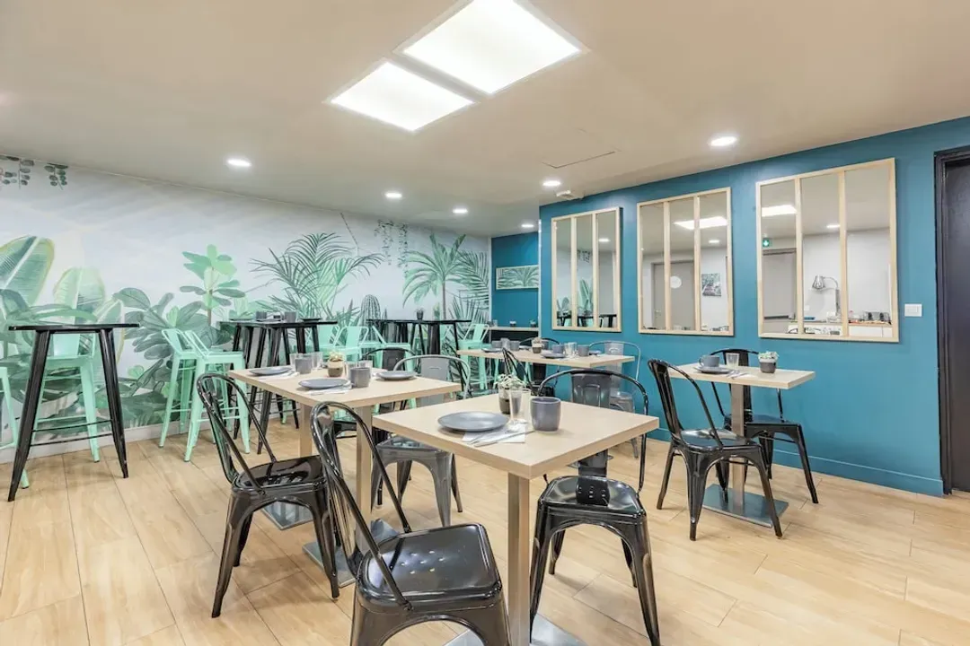 Breakfast area