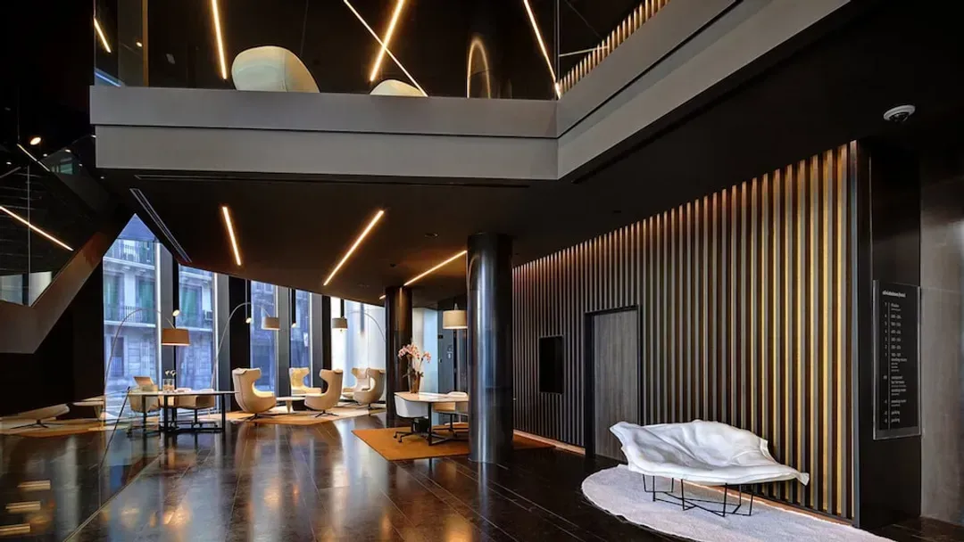 Lobby lounge
