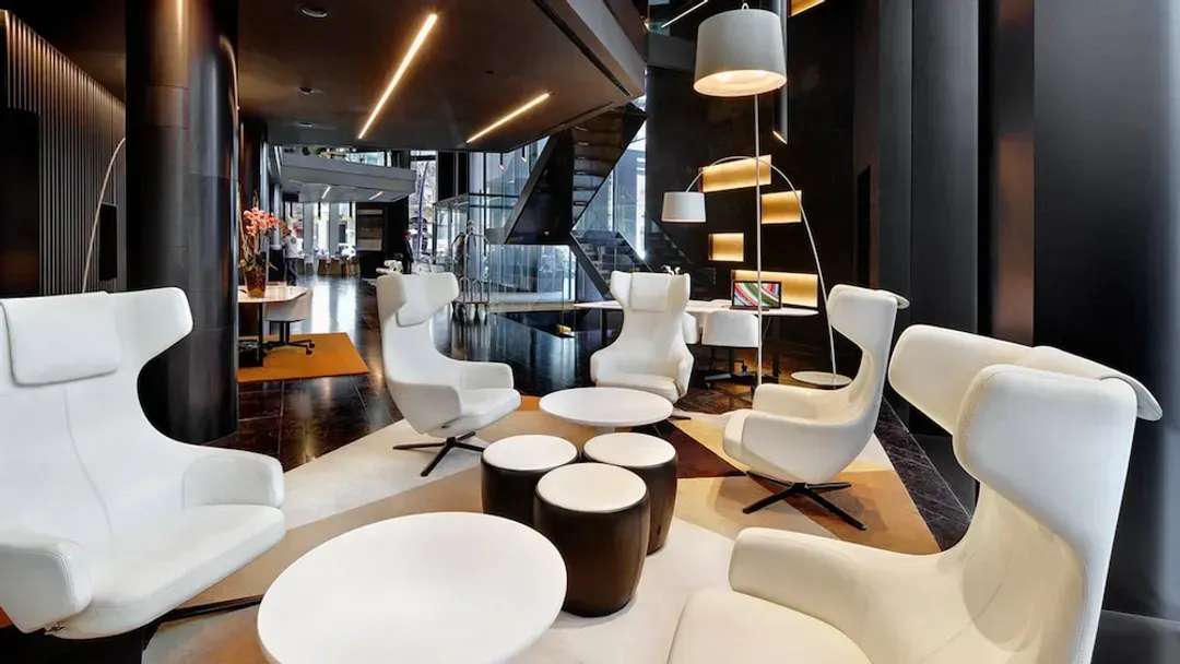 Lobby lounge