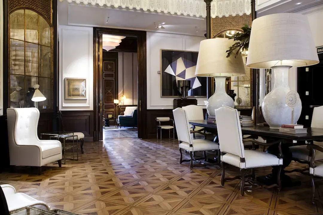 Concierge desk