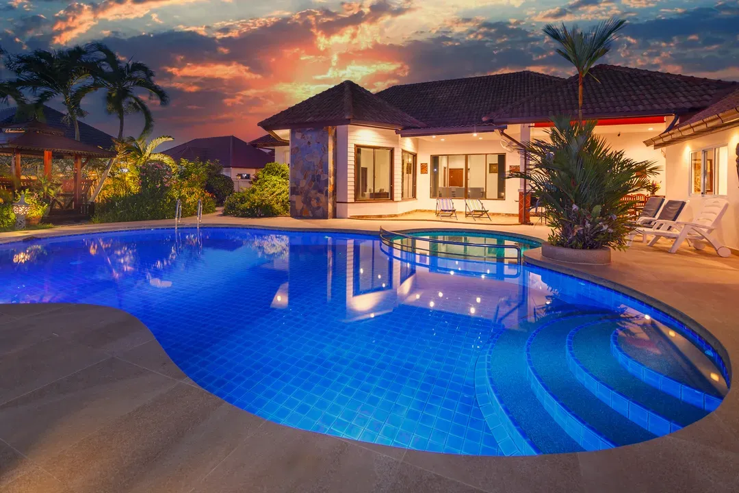 春武里府-芭達雅豪華別墅 Villa Pattaya Hill