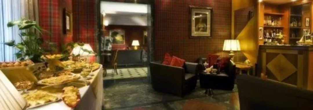 Lobby lounge