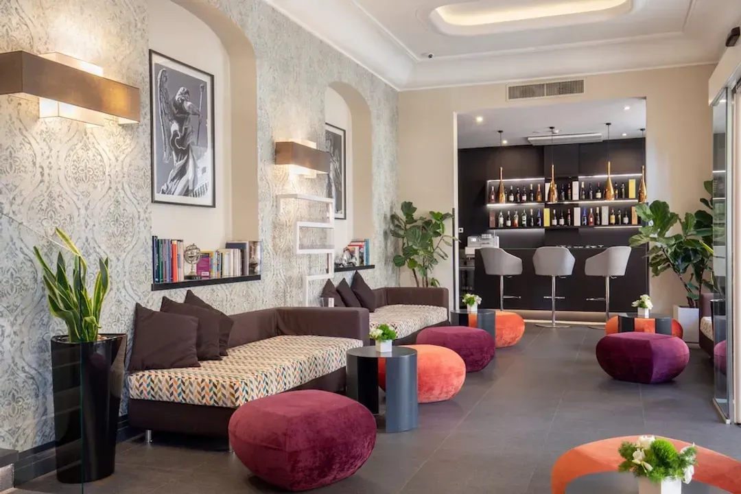 Lobby lounge