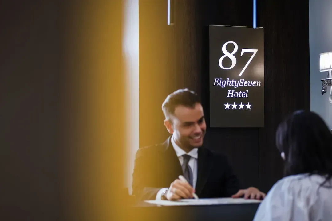 Check-in/check-out kiosk